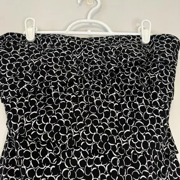 WHBM Instantly Slimming Strapless Sheath Dress Size 8 Tiered Stretch Black White - Picture 5 of 15